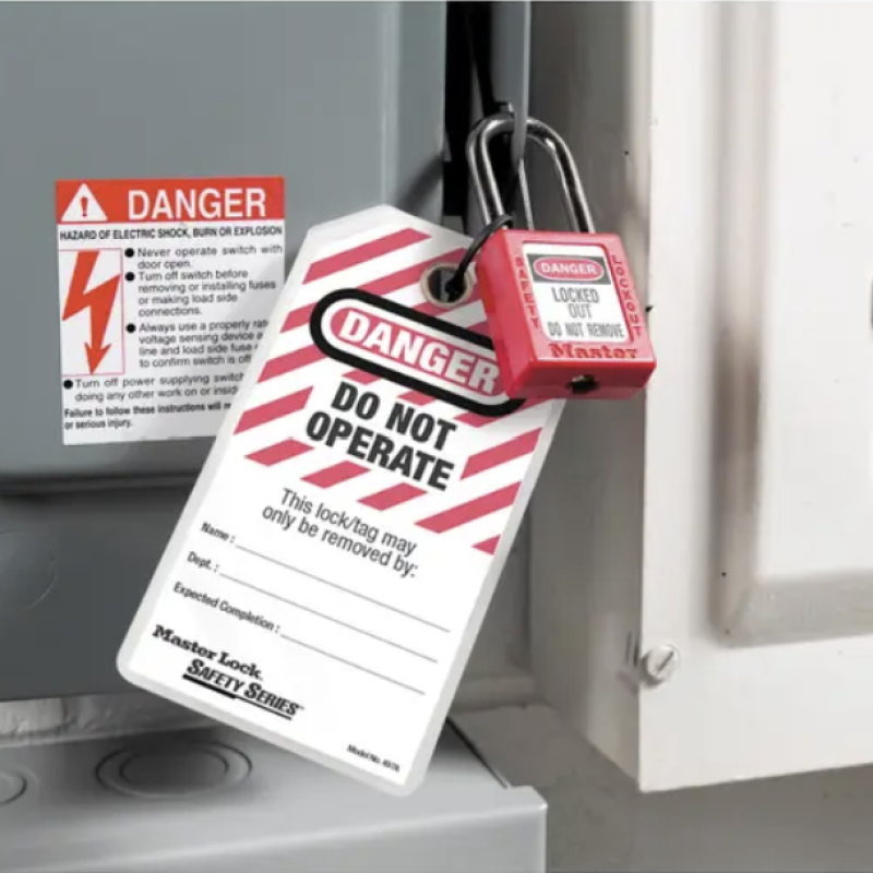 Master Lock 497A Tag